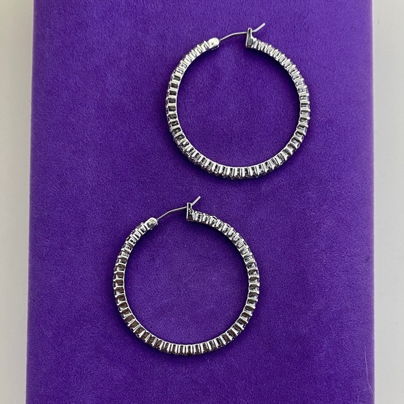 💛 Elegant Silver CZ Hoop Earrings - Picture 2 of 7